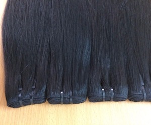 ผมเวียดนามแท้จาก Ivirgo Hair Vietnam ผมมนุษย์เวอร์จิน เกรด Remy หนังกำพร้าผมยังอยู่ครบ  สีธรรมชาติ  แบบต่อผมแบบ Skin Weft Lace  ไม่ผ่านการแปรรูป  แบบเป็นมัด  ผมดำหยิก - Product Image 4