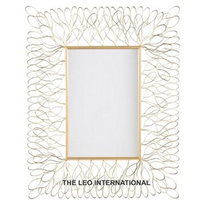 Acier fer fil métallique cadre grand grand miroir géant verre couleur dorée miroir mural 24X1X30 Inch accessoires de décoration intérieure - Product Image 1