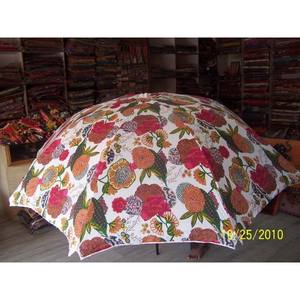 Parasol décoratif en coton fait main, patchwork Kantha, pour jardin, mariage et décoration intérieure à prix abordable - Product Image 1