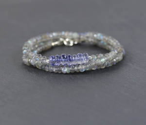 Collar con cuentas de labradorita y iolita, Gargantilla de piedras preciosas azules llamativas, collar de capas largas - Product Image 3