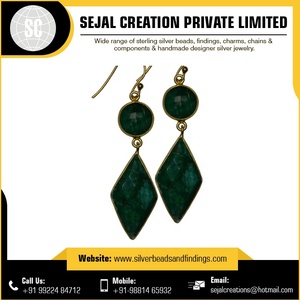 Vente en gros de boucles d'oreilles en argent sterling 925 pour femmes, design tendance pour les mariages, les fêtes et les occasions de cadeaux - Product Image 3