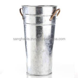 Seau à glace élégant de style français en métal galvanisé, en acier, avec des fleurs sur les côtés, pour le vin, la bière, plusieurs tailles, boissons - Product Image 2