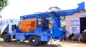 PDTHR-150 Prl 150M/500ft อุปกรณ์ขุดเจาะบ่อน้ำติดรถบรรทุกพร้อมกำลังไฮดรอลิก152mm เส้นผ่าศูนย์กลางสูงสุด - Product Image 4