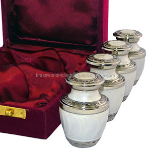 Ensemble de petites urnes de crémation souvenir blanches, cuivworld inde - Product Image 4
