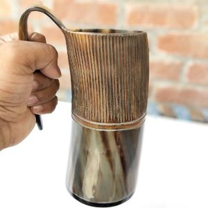 Taza de Cuerno de Buey - Taza Vikinga de Cuerno de Búfalo Natural (con Anillo Tallado en la Base de Madera de Secuoya) - Product Image 5