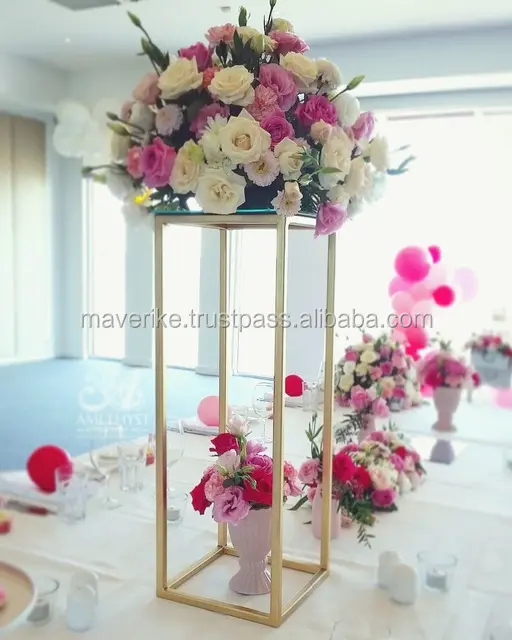 클래식 디자인 금속/유리 꽃 스탠드 테이블 장식 큰 꽃 선반 결혼식을위한 기하학적 중심 조각 케이스