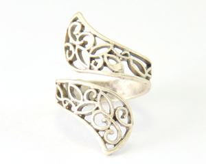 Bague Antique Anatolie avec Plume d'Aile Filigrane Bijoux Orientaux en Laiton - Product Image 1