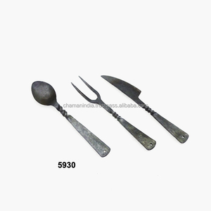 Couverts médiévaux forgés vintage 3 pièces - Product Image 1