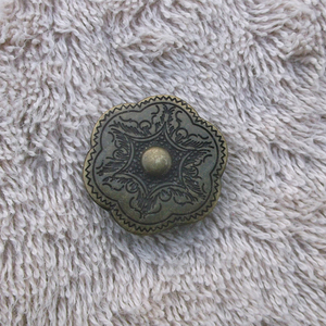 Botón de cinturón de latón con toque de tigre Medieval con diseño de peroné ostrogótica, accesorio de extremo colgante de espada, TT-8430 - Product Image 1