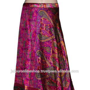 กระโปรงห่อผ้าไหมส่าหรียาวสองชั้นสีชมพูสำหรับสวมใส่ชายหาด - Product Image 1