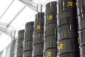 RENOVAR Huile synthétique industrielle pour réfrigérateur Certifiée ISO VG 68 API Lubrifiant automobile Huile de base liquide Certification SGS - Product Image 4