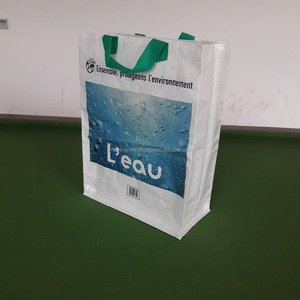 Bolsa de Compras de Polipropileno Tejido con Asas, con Película OPP Brillante y Color Personalizado, Hecha en Vietnam, Evergreen, al Mejor Precio - Product Image 1