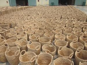 CHEAPEST PRICE NATURAL <b>STRAW</b> <b>BAG</b> HOBO STYLE with FLOWERS and EMBROIDERY BUTTON DETAIL VIET NAM - Product Image 5