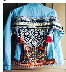 Chaqueta Vaquera Bordada a Mano con Adornos Bohemios - Product Image 6
