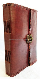 Journal de voyage vintage en cuir de taille B5 fait à la main avec serrure pour écrire des souvenirs personnels pour le bureau ou le cadeau - Product Image 2