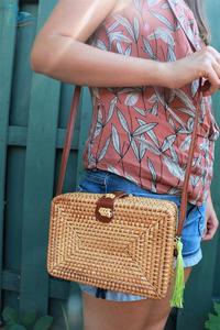 Bolso de hombro de mimbre Rectangular de una sola correa para mujer de estilo bohemio natural, lazo tejido de Vietnam, decoración con borlas, cierre de cremallera - Product Image 4