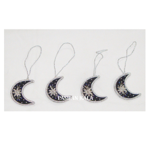 Adornos Navideños de Luna Bordados a Mano con Hilo Zari - Product Image 1