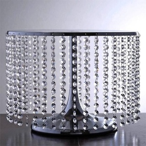 Gâteau stand avec cristaux suspendus - Product Image 1