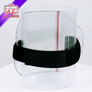 Porte-badge vertical de sécurité en PVC rouge pour le travail - Product Image 4