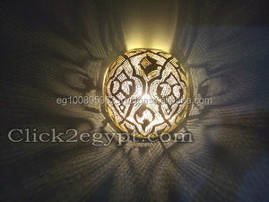 Lampe murale décorative en laiton marocain à mosaïque élégante Zahereen BR376, économie d'énergie, or antique, provenant d'Égypte - Product Image 4