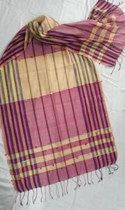 Écharpe d'hiver pour femme en rayonne, tissée à la main, élégante et durable - Product Image 3