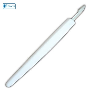 Poussoir à cuticules en acier inoxydable - Product Image 1