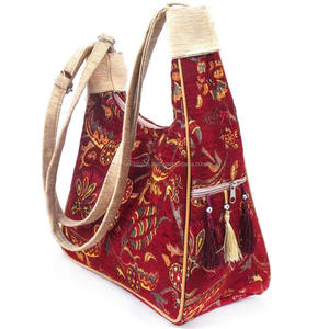 กระเป๋าแบบดั้งเดิมของตุรกี ลายคิลิม พร้อมพู่ห้อย - Product Image 1