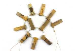 Cuentas de Briolette de piedras preciosas marrones facetadas con forma de rectángulo de jaspe Mookaite Natural de alta calidad para la fabricación de joyas al por mayor - Product Image 5