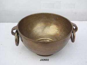 Bol en aluminium moulé avec finition rugueuse, poignées de style anneau et finition en laiton antique, décoration d'intérieur - Product Image 4