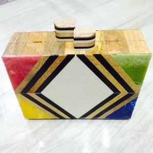 Bolso de mano con botones de resina de cristal para mujer Lametierartz con forro de satén, caja suave y decoración de diamantes de imitación con patrón de concha - Product Image 6