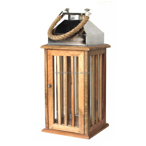 Decoración de artículos de relámpago de Navidad y boda Linterna de vela de metal antiguo de madera blanca con linterna de madera superior de metal - Product Image 1