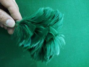 Venta al por mayor de plumas Hackle de gran tamaño verde grande para el sombrero del capó de diferentes colores muestra gratis - Product Image 2