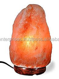 Lámpara de Sal del Himalaya, Hecha a Mano, con Técnica de Tallado, Material Orgánico, Forma Geométrica, Feng Shui, de Sian Enterprises - Product Image 3