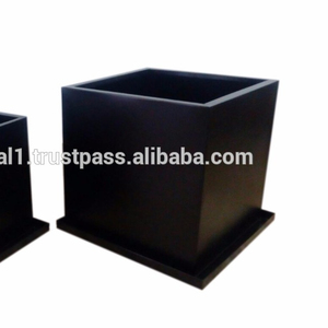 Macetero cuadrado con recubrimiento de polvo negro - Product Image 2