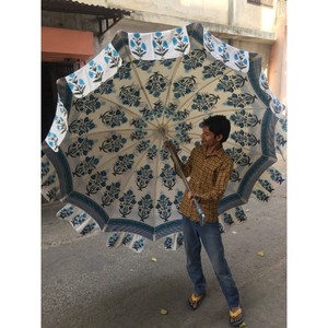 OEM ODM Wholesale High Quality Control Hot Trend Beach <b>Sun</b> <b>Shade</b> Wooden Beach Outdoor Big Umbrella with Tassels - Product Image 4