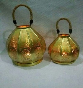 Bougeoirs décoratifs en métal pour les occasions festives-pour la décoration de la maison à Noël Pâques Saint Valentin Anniversaire - Product Image 2