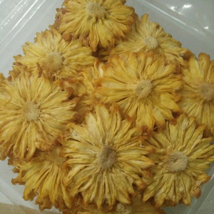 ผลไม้สับปะรดอบแห้งจากเวียดนามเก็บรักษาไว้เป็นกลุ่มรสหวาน-ผลิตภัณฑ์สำหรับโฆษณาตากแห้งในวันหยุดของ MS ในราคาที่ไม่แพง