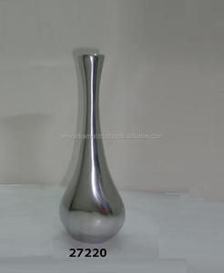 Vase à fleur moderne en fonte d'aluminium avec finition polie miroir Vase de table fait à la main pour la décoration de la maison - Product Image 2