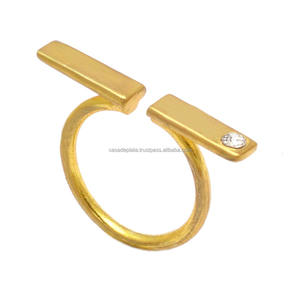 Anillo de diseñador de moda hecho a mano con circonita cúbica de Plata de Ley 925 chapado en oro para fiesta compromiso de aniversario de boda - Product Image 1