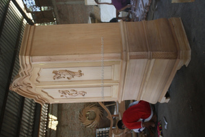 Armoires anciennes de reproduction peintes en blanc avec détails sculptés d'anges, meubles polyvalents pour la chambre à coucher, la cuisine, le salon, la salle à manger - Product Image 2