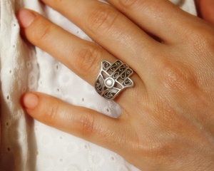Mano Fathima Khamsa Anillo de plata Kabbalah Amuleto histórico Dedos inspirados en Oriente Medio Anillo de Palma Material principal Aleación - Product Image 3