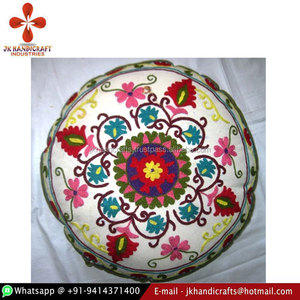 Décoration d'intérieur taie d'oreiller indienne de forme ronde en coton brodé en laine - Product Image 2