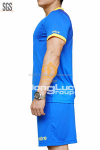 2017 Fútbol Jersey OEM Servicio Conjuntos Compra a granel Vietnam Ropa deportiva Ventas al por mayor Uniforme de fútbol 100% Poliéster Transpirable Secado rápido - Product Image 4