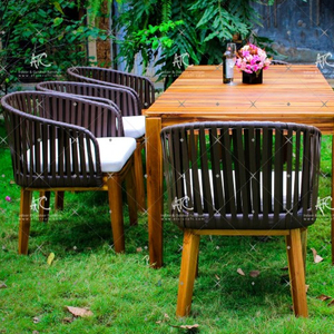 Table en bois d'acacia Chaise de salle à manger en poly rotin Mobilier de jardin d'extérieur en aluminium et plastique résistant aux intempéries pour patio, parc et jardin - Product Image 1