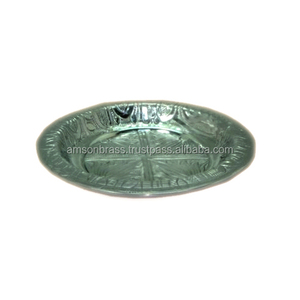 Plato de forma redonda de diseño en relieve de aluminio y Metal utilizado para platos de cena de boda y restaurante - Product Image 1