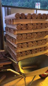 ด้ามไม้บีชสำหรับไม้กวาด/แปรง/ไม้ถูพื้น ผลิตในตุรกี เป็นมิตรกับสิ่งแวดล้อม ทำจากไม้ธรรมชาติ ความยาว 120 ซม. และ 150 ซม. เส้นผ่านศูนย์กลาง 2.5 ซม. - Product Image 3