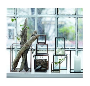 Boîte en verre carrée avec cadre en métal boîte à bijoux en verre en laiton et verre pour la décoration de stockage de bijoux - Product Image 6