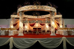 Mandap Padmavati portatif tendance pour les mariages, thème blanc, avec décoration en forme de dôme, chaises de mandap, Perth - Product Image 4