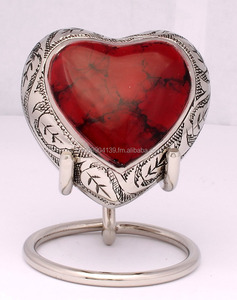 Urna de latón para cremación de mascotas, urna de cremación moderna con forma de corazón y pata, de cobre - Product Image 2