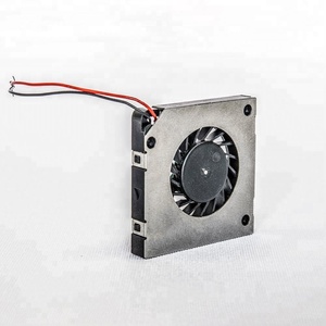 พัดลมขนาดเล็ก DB3004 3V 5V 30 มม. พร้อมใบพัดพลาสติกและมอเตอร์ ได้รับการรับรองมาตรฐาน CE - Product Image 3